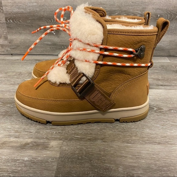 UGG | Classic Weather Hiker Boots  In Chestnut Size 6.5 NEW - Picture 5 of 13